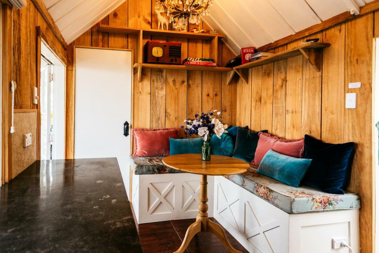 The Settlers Hut Villa Oneroa Dış mekan fotoğraf