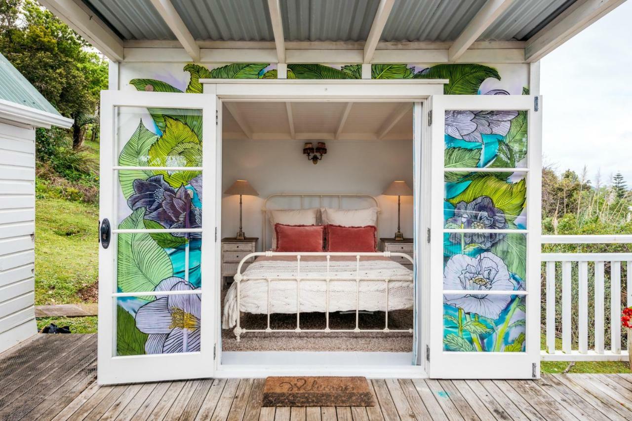 The Settlers Hut Villa Oneroa Dış mekan fotoğraf